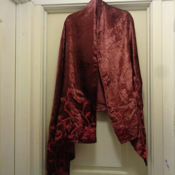 JAZZ BAR EDWARDIAN AESTHETIC BURGANDY CRUSHED VELVET SATIN FLOWERS RUNNE… - Picture 1 of 8